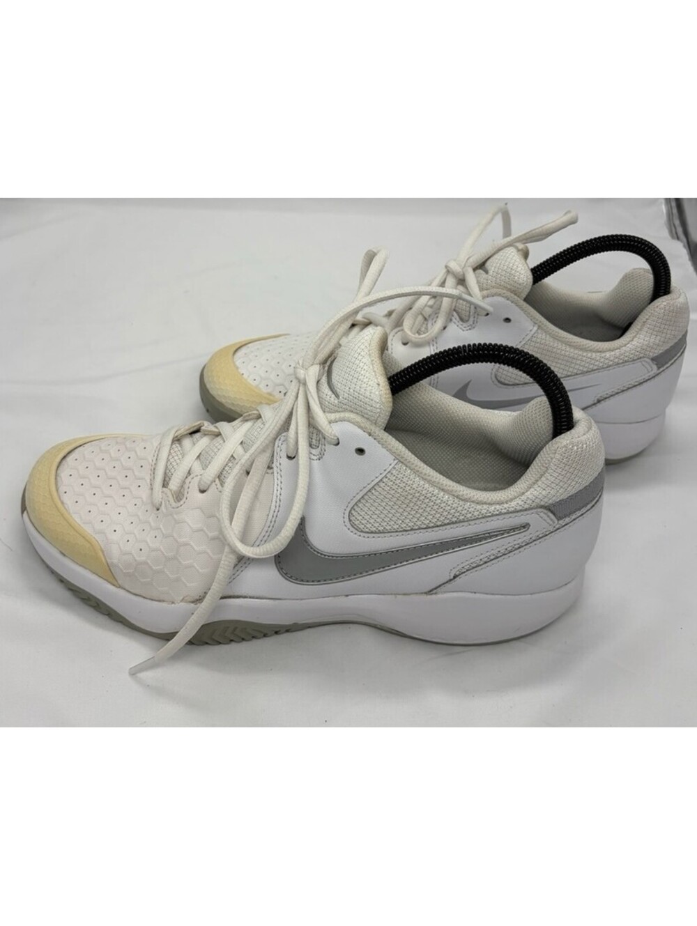 Nike Air Zoom Resistance Womens Sz 10 White Silver Tennis Shoes 918201-101 VGC